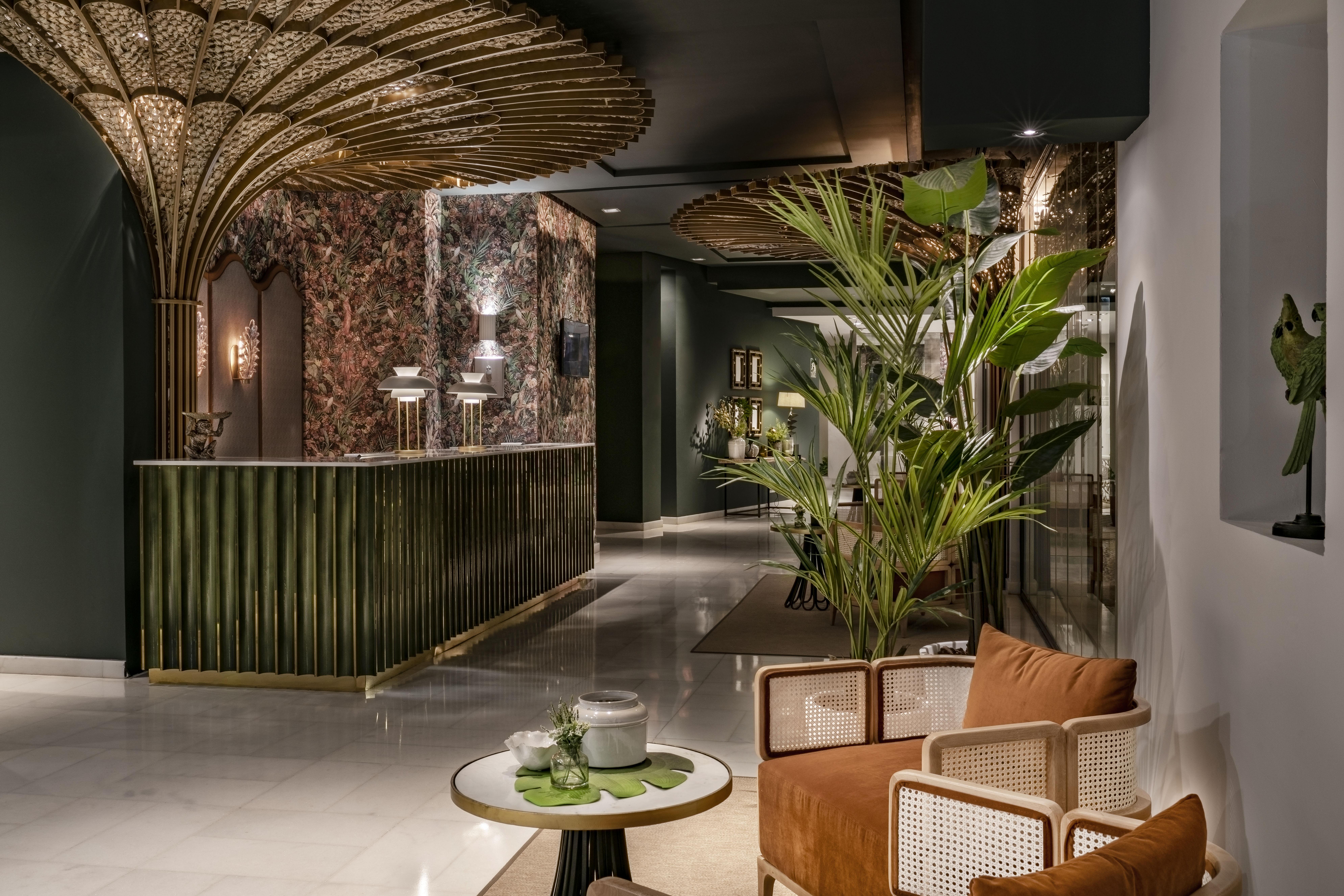 Vincci Seleccion Posada Del Patio Μάλαγα Εξωτερικό φωτογραφία The lobby of the hotel