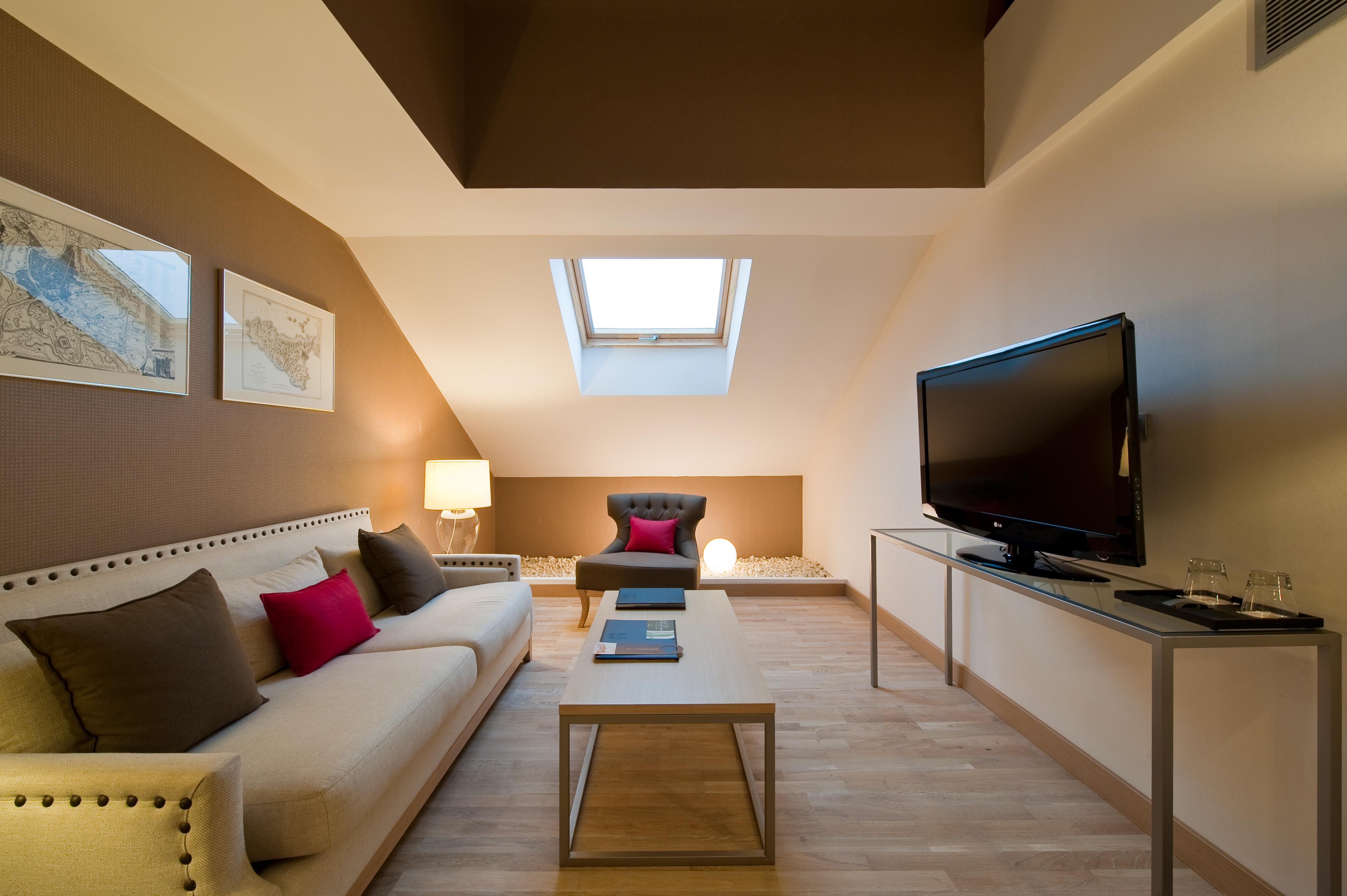 Vincci Seleccion Posada Del Patio Μάλαγα Δωμάτιο φωτογραφία A living room in a hotel