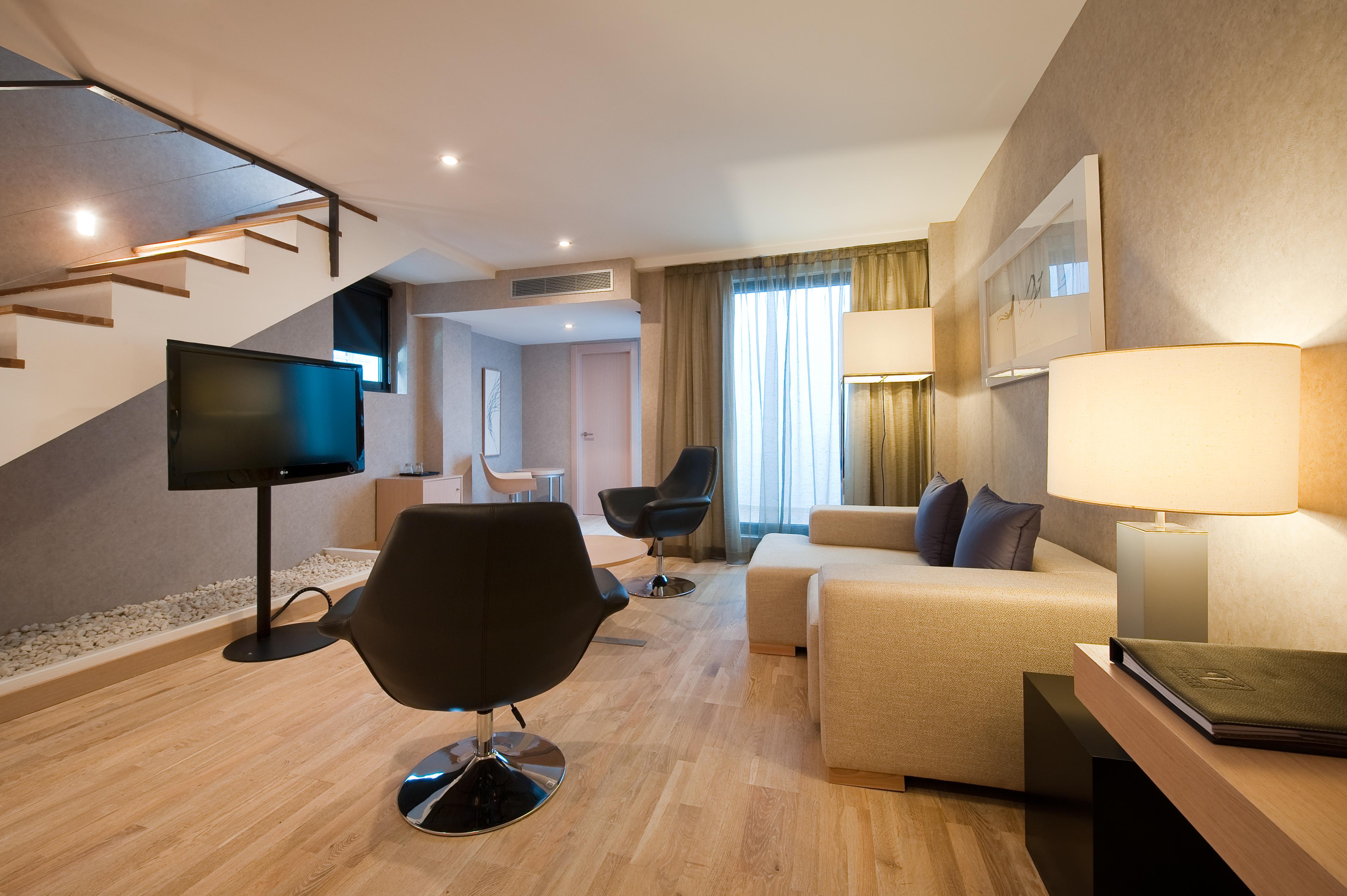 Vincci Seleccion Posada Del Patio Μάλαγα Εξωτερικό φωτογραφία A suite at the hotel