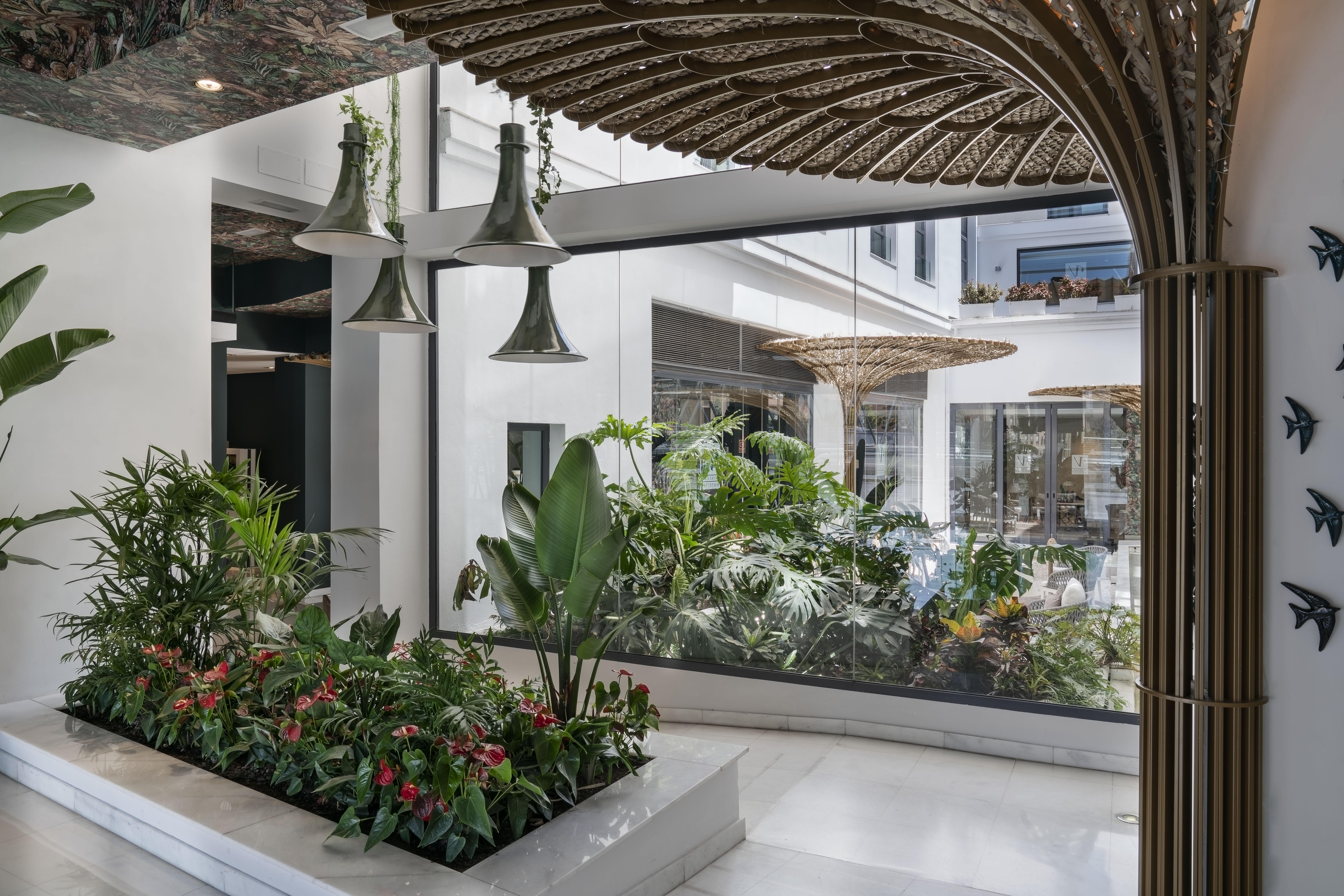 Vincci Seleccion Posada Del Patio Μάλαγα Εξωτερικό φωτογραφία The interior of the hotel