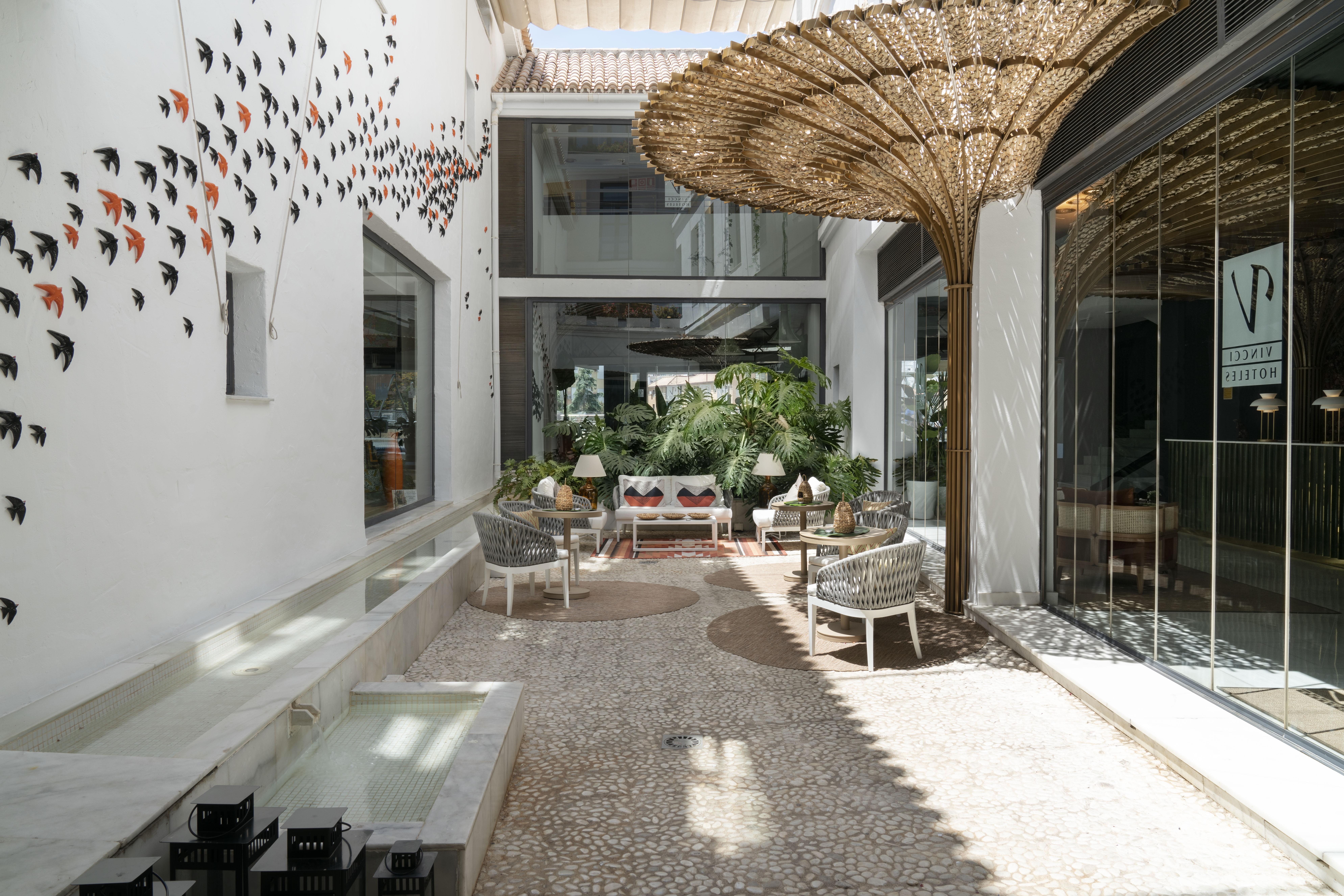 Vincci Seleccion Posada Del Patio Μάλαγα Εξωτερικό φωτογραφία The interior of the hotel